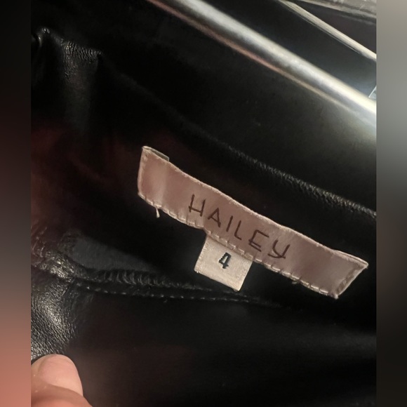 Fame on Central MIDI SEAMED LEATHER SKIRT-BLACK - Picture 5 of 5